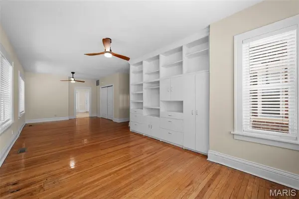 6431 Clayton RD, Clayton, MO 63117