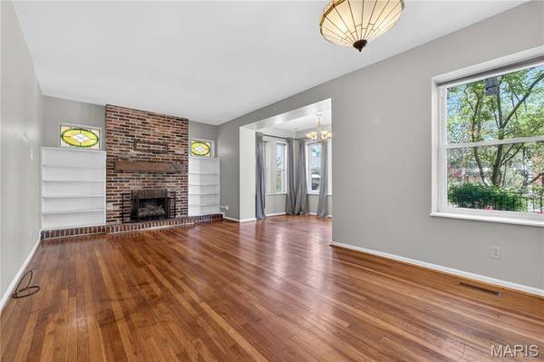 5572 Waterman BLVD #1W, St Louis, MO 63112