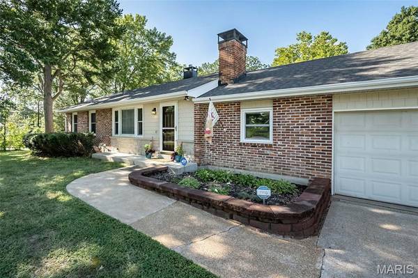 304 Essen LN, Ballwin, MO 63021
