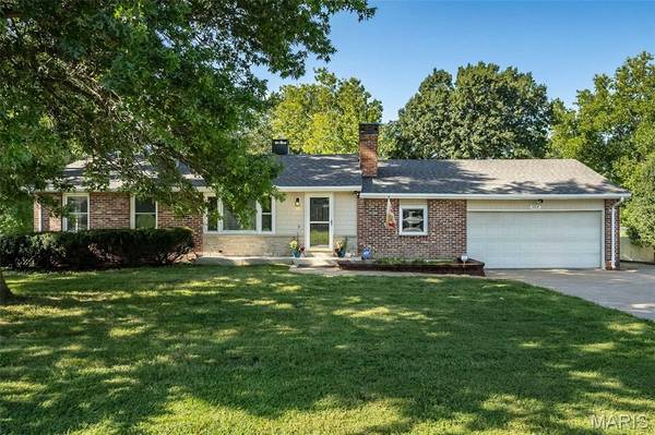 304 Essen LN, Ballwin, MO 63021