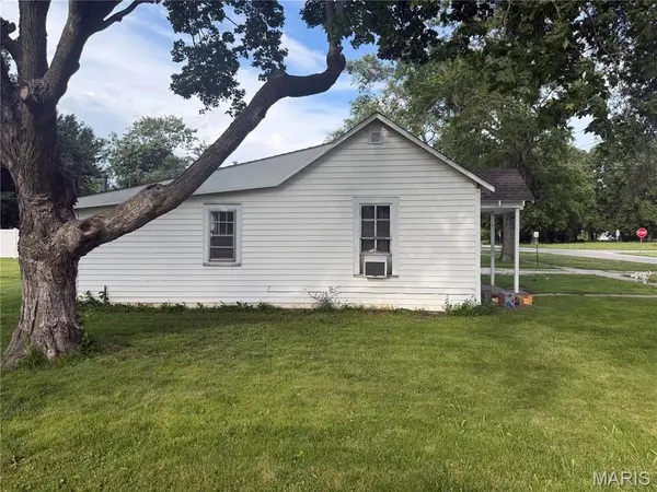 1504 Ohio, Windsor, IL 61957