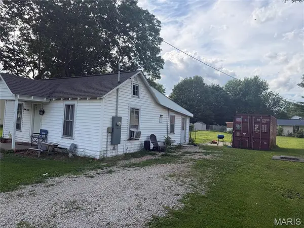1504 Ohio, Windsor, IL 61957
