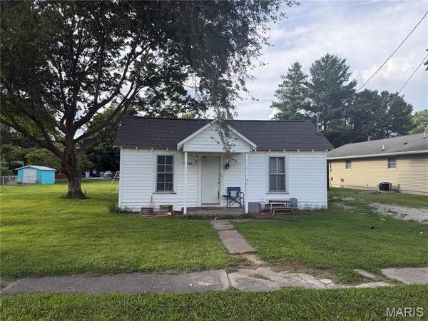 1504 Ohio, Windsor, IL 61957