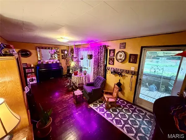 8286 Lockman ST, Winona, MO 65588