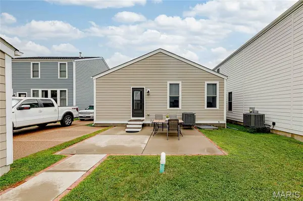 3405 Simeon Bunker ST, St Charles, MO 63301