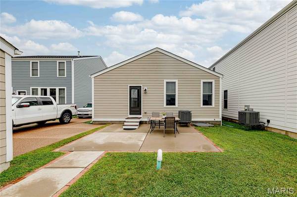 3405 Simeon Bunker ST, St Charles, MO 63301