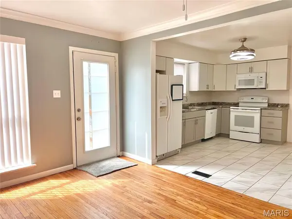 1239 Peggy CT, St Louis, MO 63147