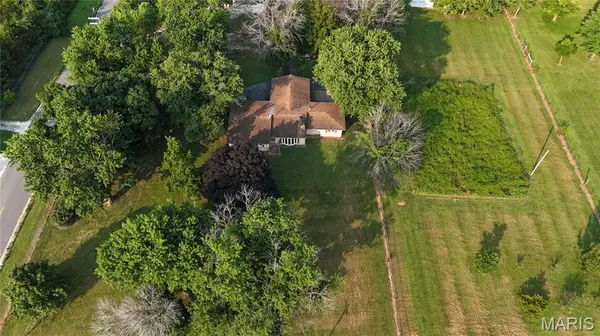 15 Quarry RD, Troy, MO 63379