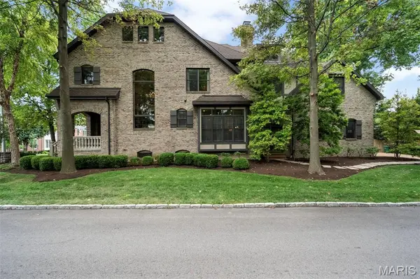 165 Gay AVE, Clayton, MO 63105