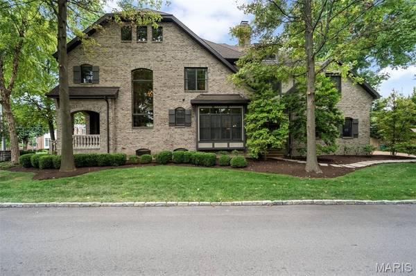 165 Gay AVE, Clayton, MO 63105
