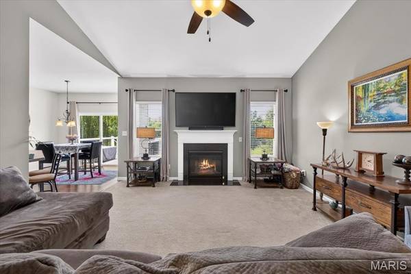 323 Mason Glen DR, Lake St Louis, MO 63367