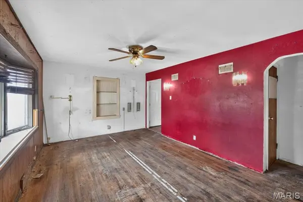 2610 Susan AVE, St Charles, MO 63301