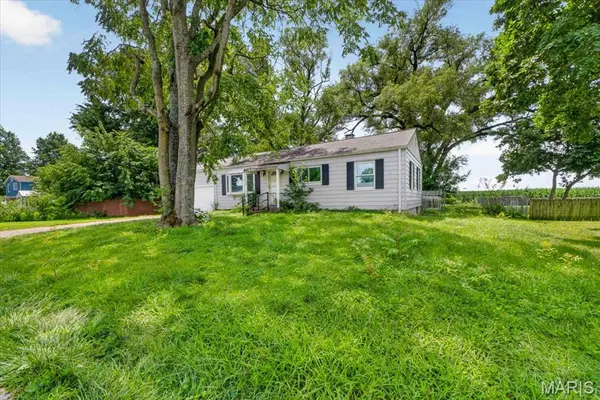 2610 Susan AVE, St Charles, MO 63301