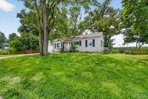 2610 Susan AVE, St Charles, MO 63301