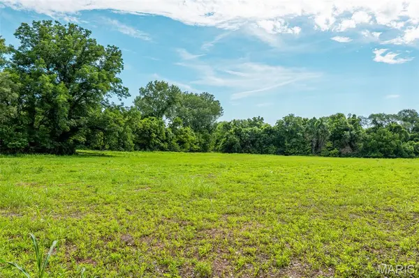 18357 Chesterfield Airport RD, Chesterfield, MO 63005
