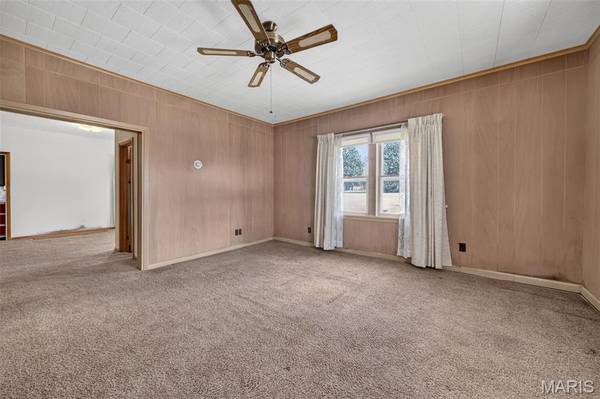 206 S Main Cross ST, Bowling Green, MO 63334