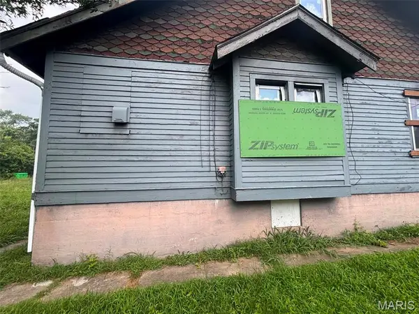 5936 Garesche AVE, St Louis, MO 63136