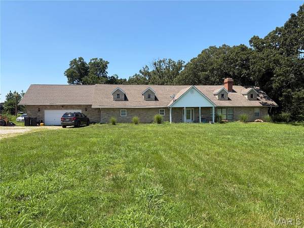 2707 N Service RD, St Clair, MO 63077