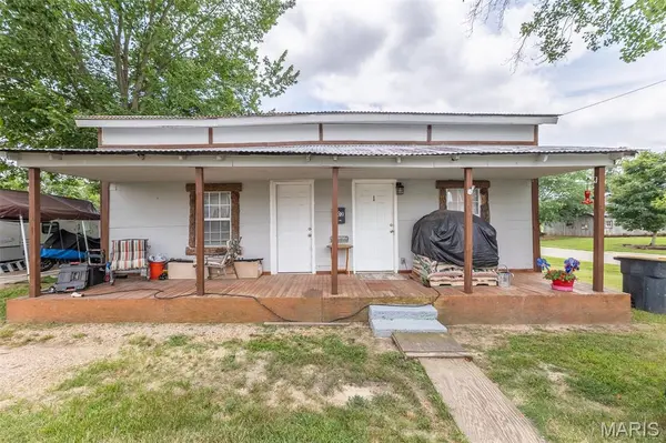 102 E Charles ST, Doniphan, MO 63935