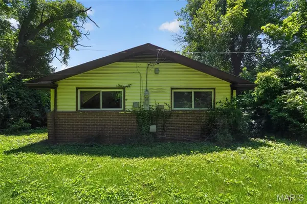 9955 Lanier DR, Moline Acres, MO 63136