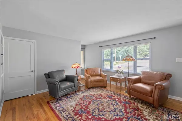 446 W Kirkham AVE, Webster Groves, MO 63119