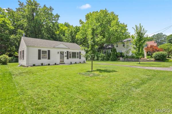 446 W Kirkham AVE, Webster Groves, MO 63119