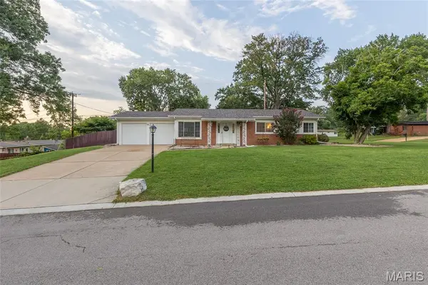 761 Chevron DR, St Louis, MO 63125