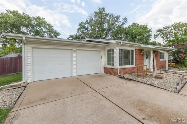 761 Chevron DR, St Louis, MO 63125
