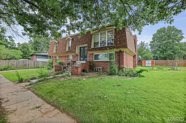 4712 Tonga DR, St Louis, MO 63128