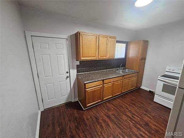 219 N High ST, Belleville, IL 62220