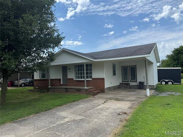 1334 Shelby AVE, Sikeston, MO 63801