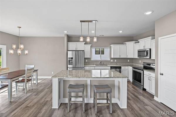 207 Grand Rapids LN, Edwardsville, IL 62025