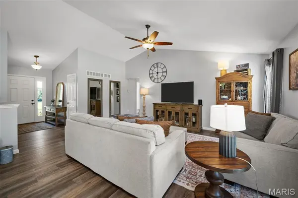26 Mitch LN, Silex, MO 63377