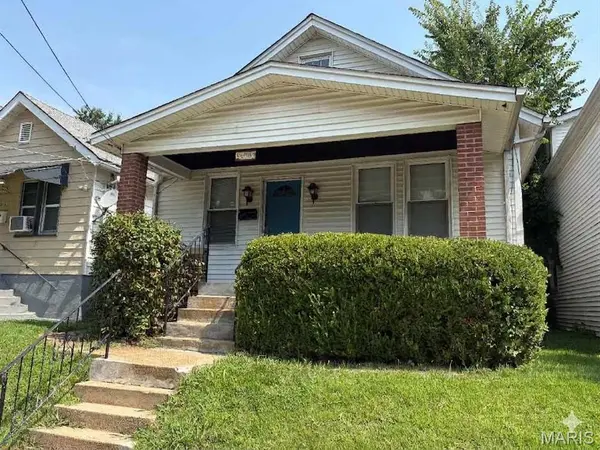 4083 Schiller PL, St Louis, MO 63116