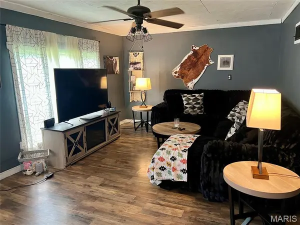 619 E National AVE, Richland, MO 65556