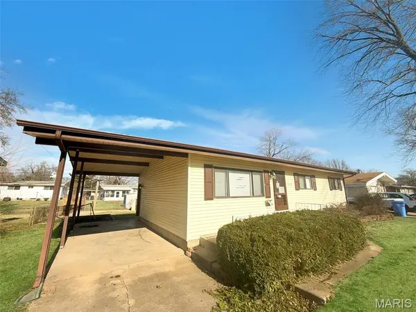 2325 Pheasant DR, St Louis, MO 63031
