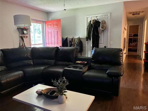 1000 Susan ST, Dexter, MO 63841