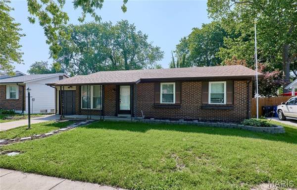 2942 Chance DR, Florissant, MO 63031
