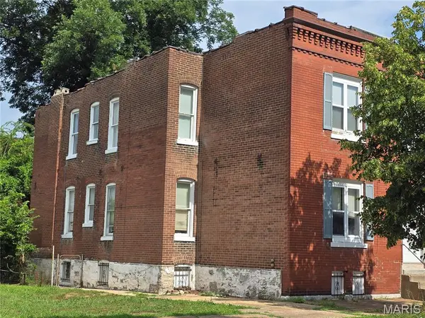 4555 S Compton AVE, St Louis, MO 63111