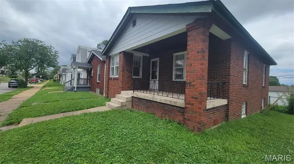4660 Ray AVE, St Louis, MO 63116