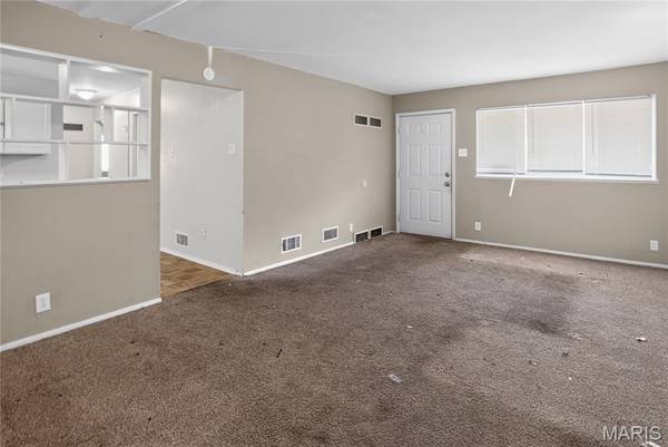 10341 Lilac AVE, St Louis, MO 63137