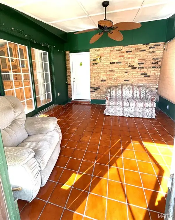 160 Lucerne Place DR, Ballwin, MO 63011
