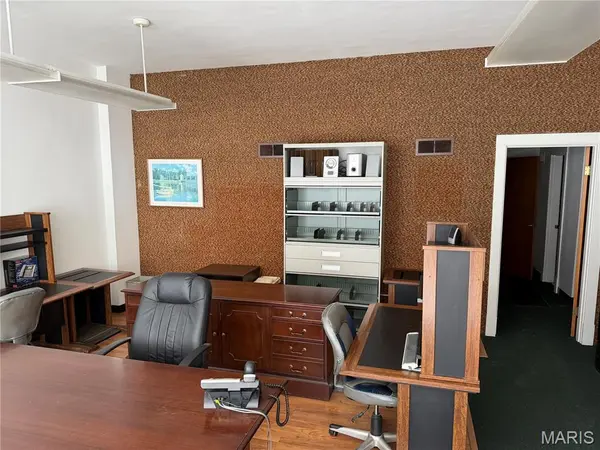 6233 Gravois AVE, St Louis, MO 63116