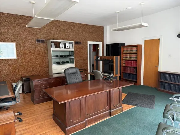 6233 Gravois AVE, St Louis, MO 63116