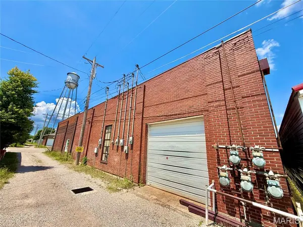 107 W Camden AVE, Richland, MO 65556