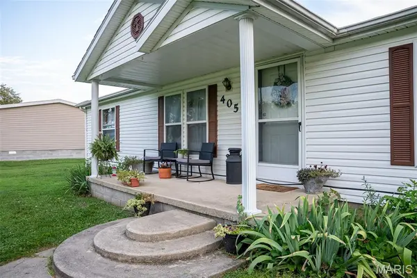 405 E Fayette AVE, Patoka, IL 62875