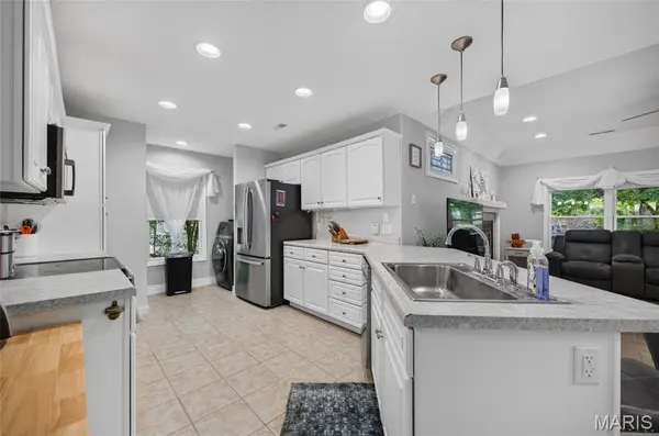 133 Wye DR, Lake Ozark, MO 65049