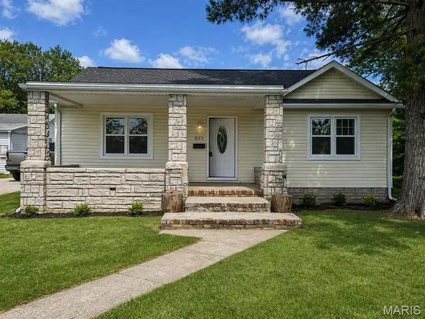 819 Mildred AVE, Cahokia, IL 62206