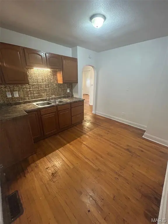 819 Mildred AVE, Cahokia, IL 62206
