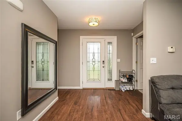 2328 Pohlman RD, Florissant, MO 63033